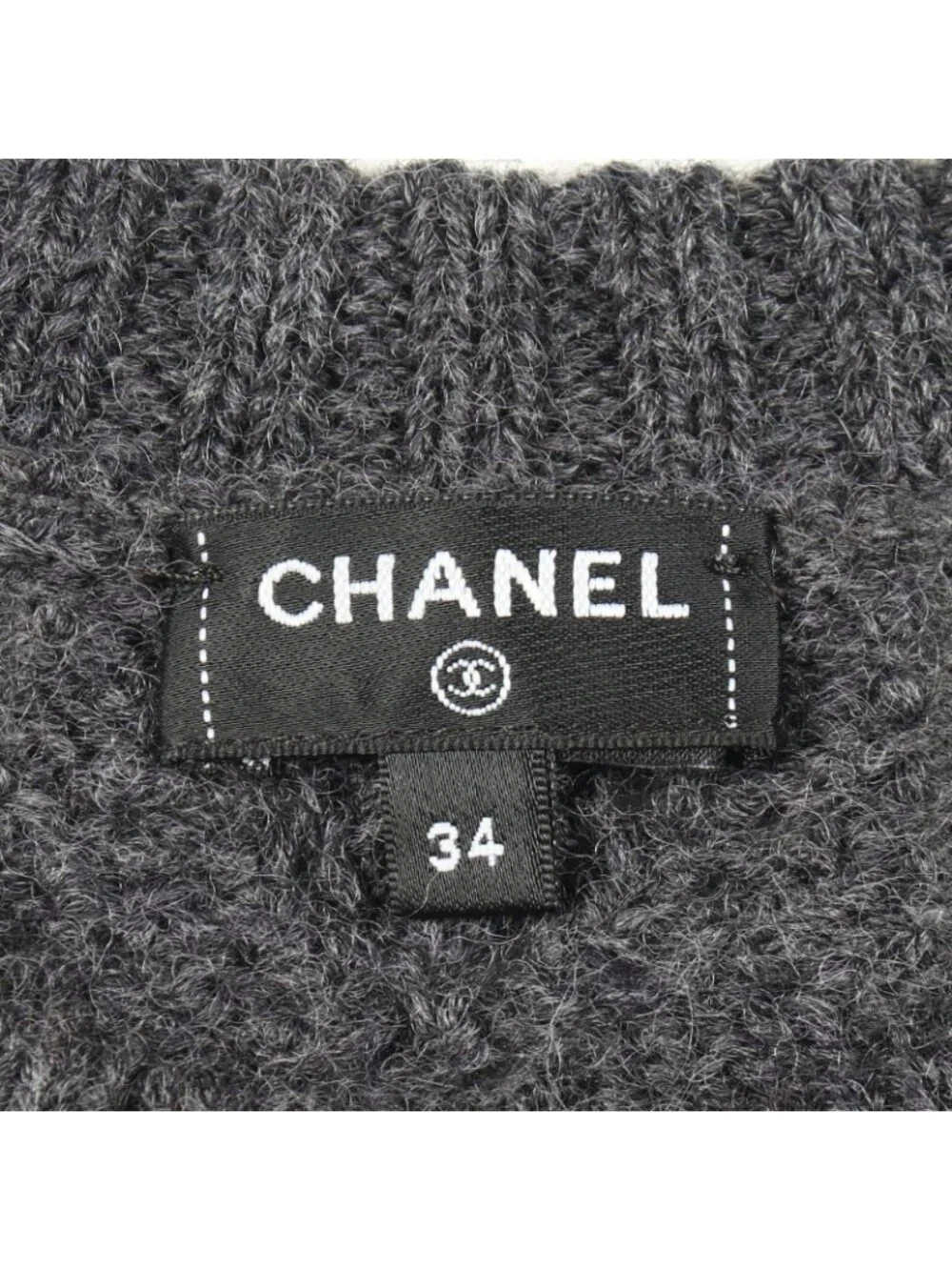 CHANEL slight signs